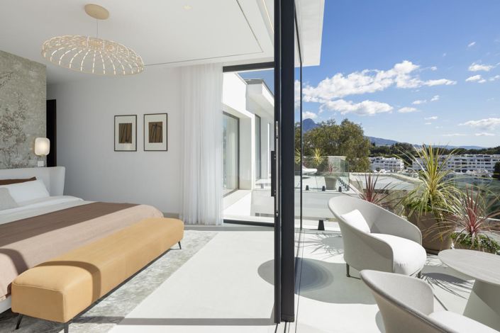 Image No.23-5 Bed Property for sale