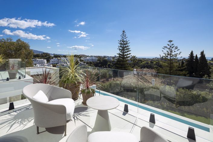 Image No.32-5 Bed Property for sale