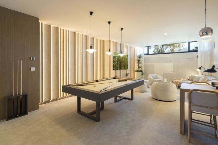 Image No.38-5 Bed Property for sale