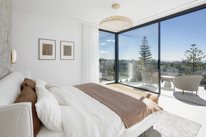 Image No.41-5 Bed Property for sale