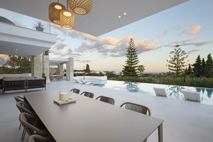 Image No.5-5 Bed Property for sale