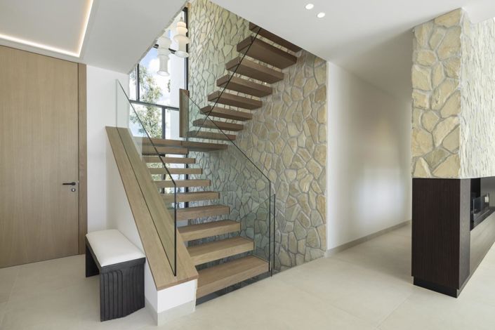 Image No.7-5 Bed Property for sale