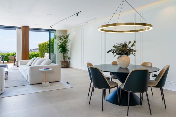 Image No.10-4 Bed Property for sale