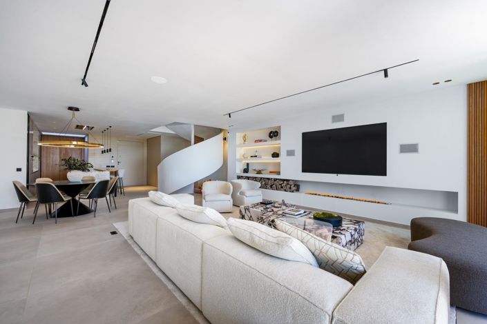 Image No.13-4 Bed Property for sale