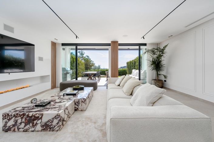 Image No.21-4 Bed Property for sale