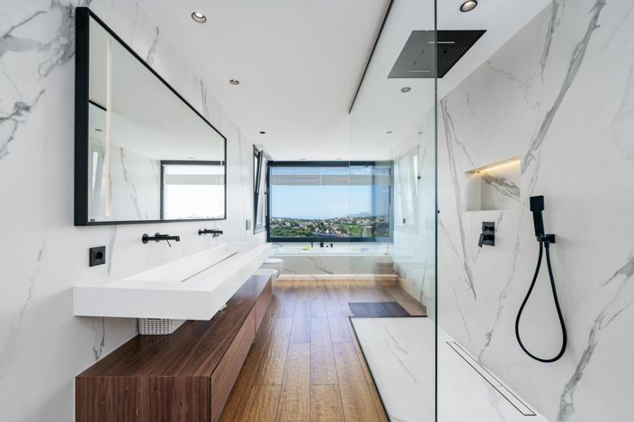 Image No.25-4 Bed Property for sale