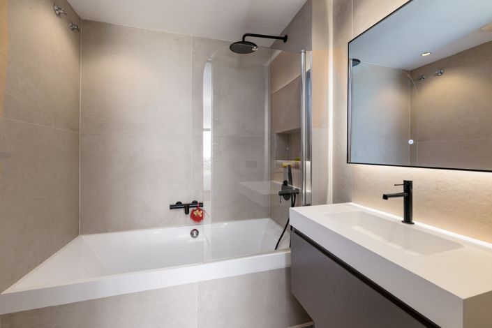 Image No.26-4 Bed Property for sale