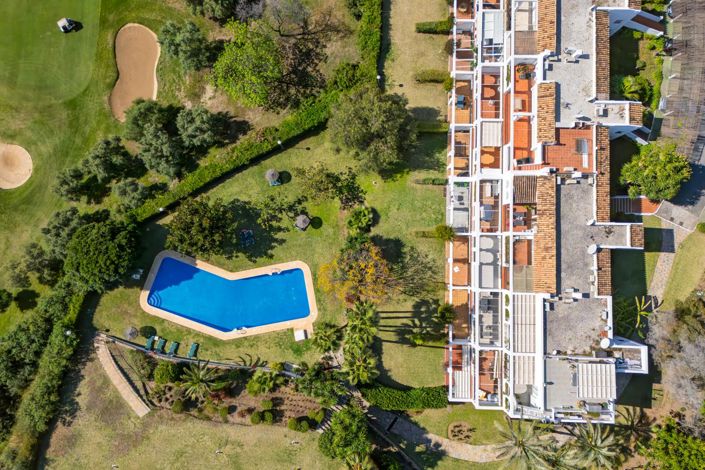 Image No.4-4 Bed Property for sale