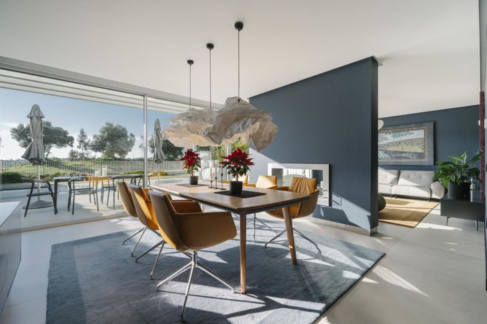 Image No.6-5 Bed Property for sale