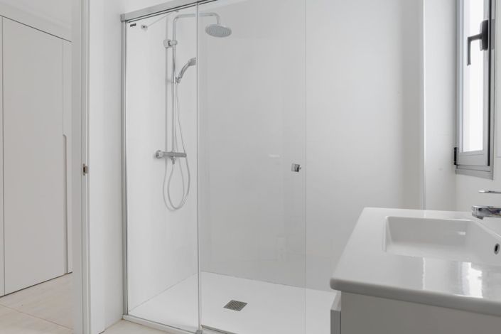 Image No.16-2 Bed Property for sale