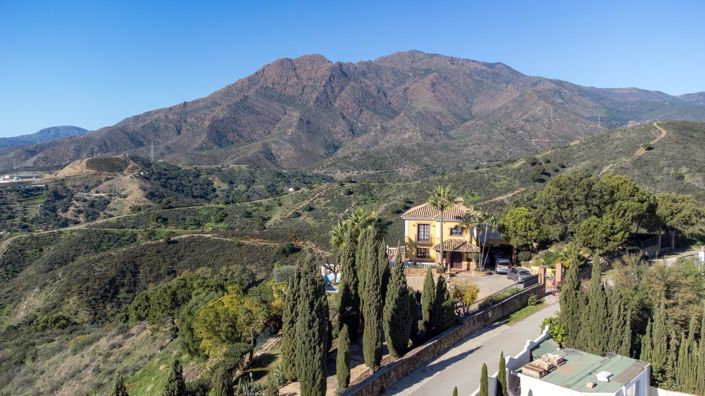 Image No.15-6 Bed Property for sale