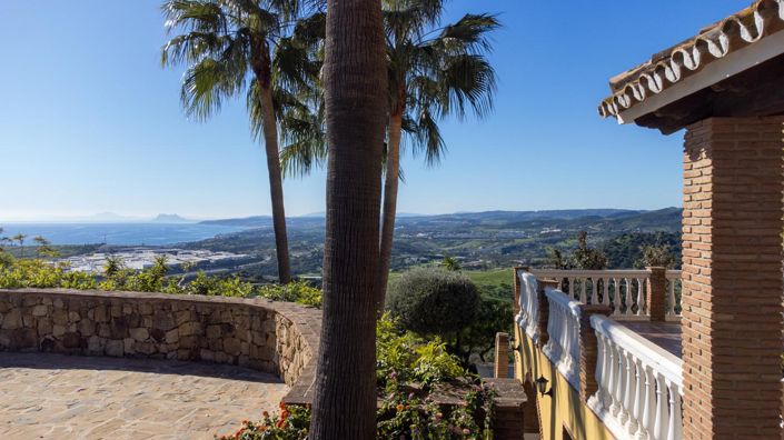 Image No.17-6 Bed Property for sale