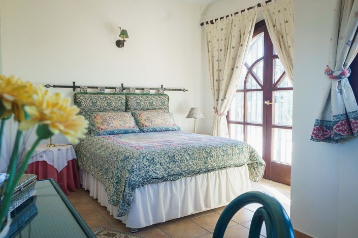 Image No.35-6 Bed Property for sale