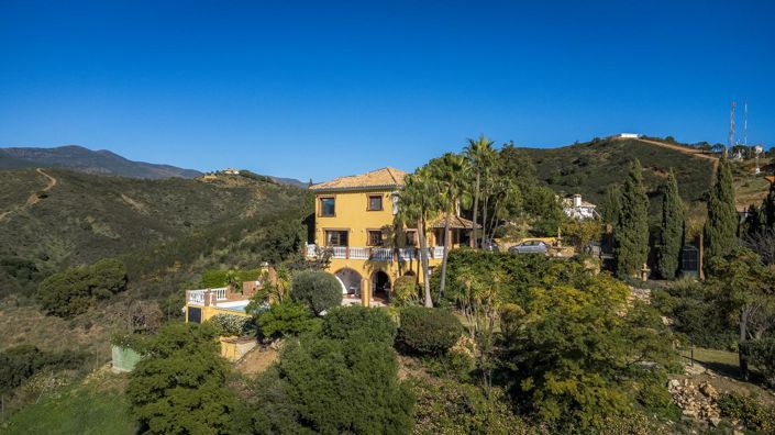 Image No.4-6 Bed Property for sale