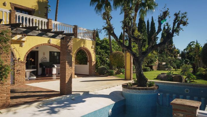 Image No.40-6 Bed Property for sale