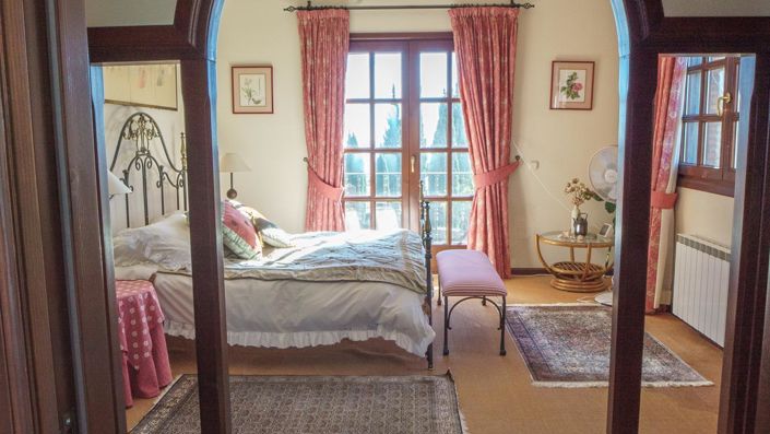 Image No.43-6 Bed Property for sale