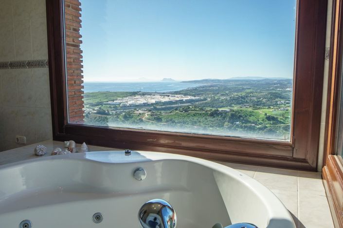 Image No.46-6 Bed Property for sale