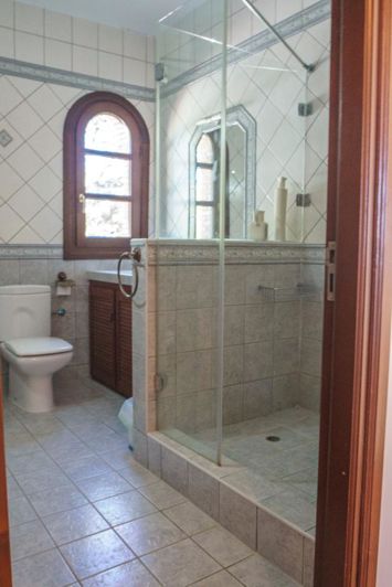 Image No.48-6 Bed Property for sale