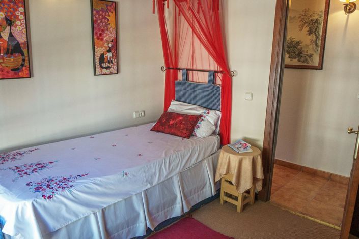 Image No.50-6 Bed Property for sale