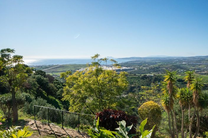 Image No.53-6 Bed Property for sale