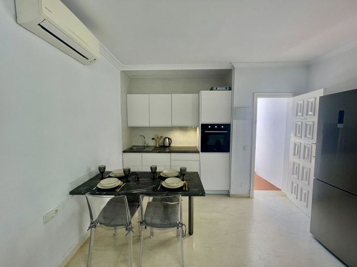 Image No.22-5 Bed Property for sale