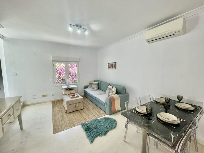 Image No.24-5 Bed Property for sale