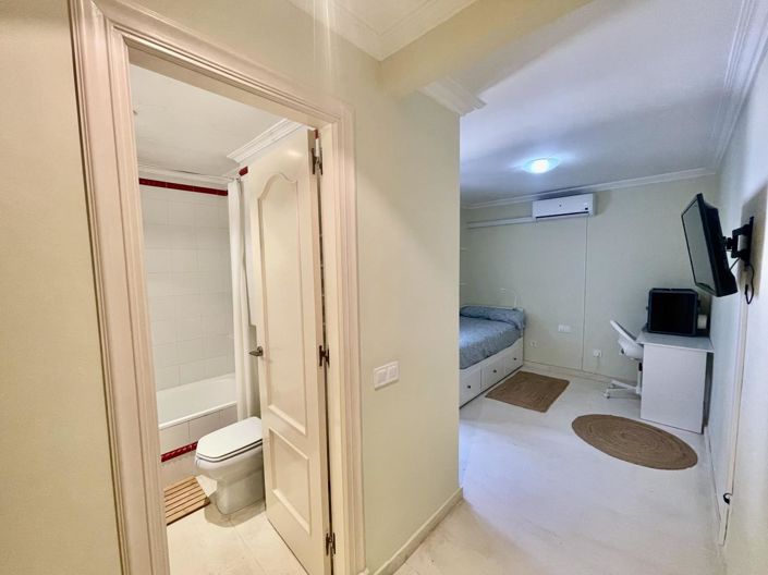 Image No.32-5 Bed Property for sale