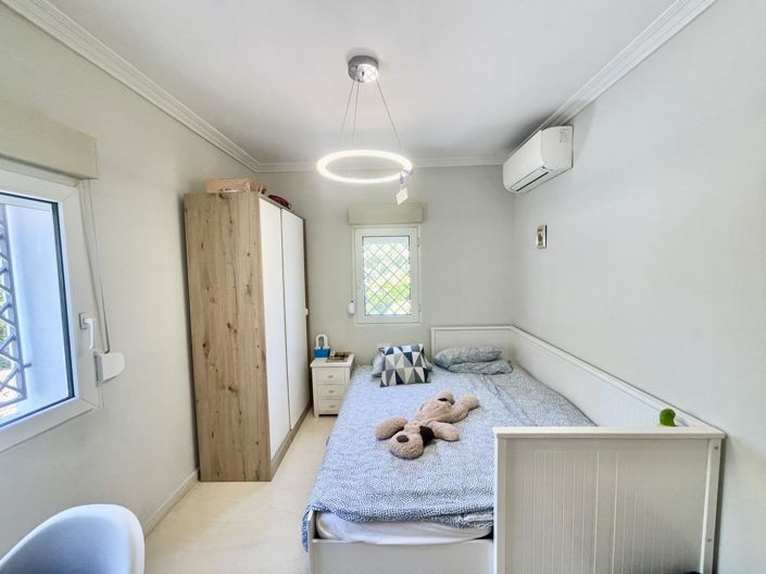 Image No.34-5 Bed Property for sale