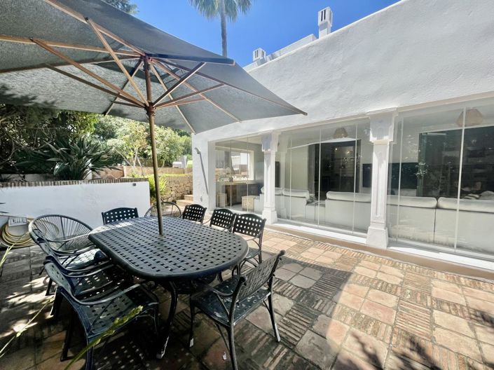 Image No.5-5 Bed Property for sale