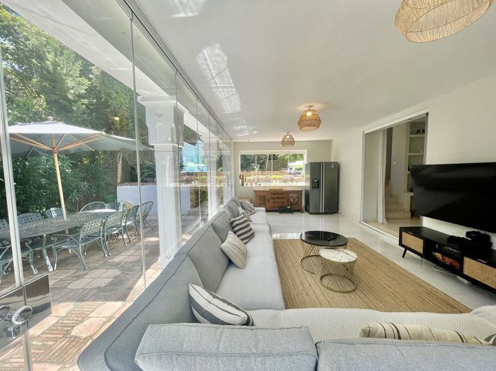 Image No.52-5 Bed Property for sale