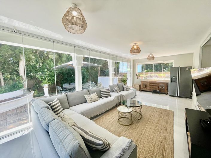 Image No.53-5 Bed Property for sale