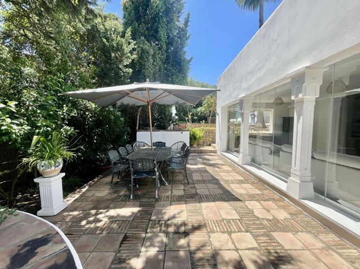 Image No.7-5 Bed Property for sale