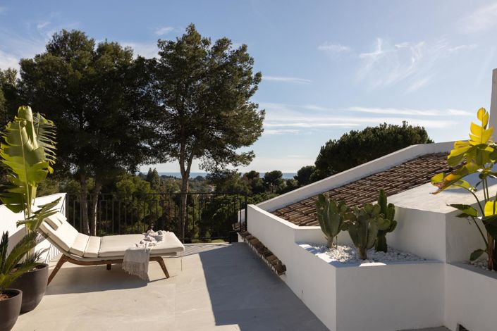 Image No.25-5 Bed Property for sale