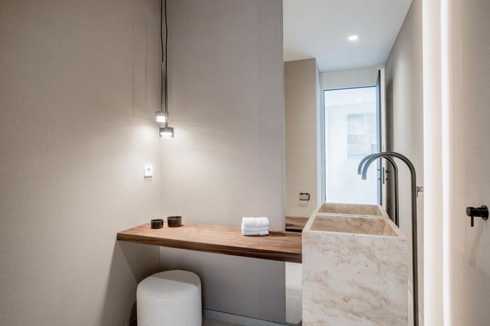 Image No.36-5 Bed Property for sale