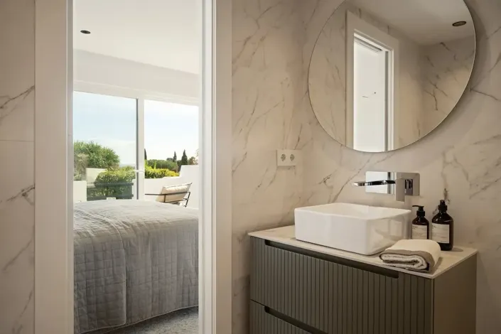 Image No.13-4 Bed Property for sale