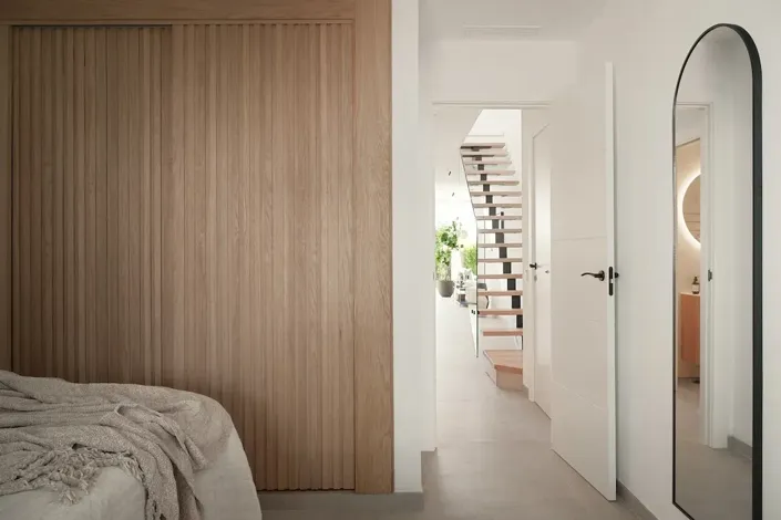 Image No.17-4 Bed Property for sale