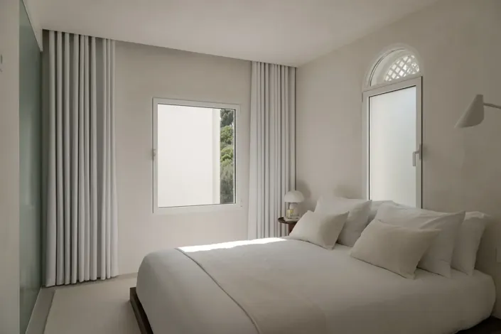 Image No.13-3 Bed Property for sale