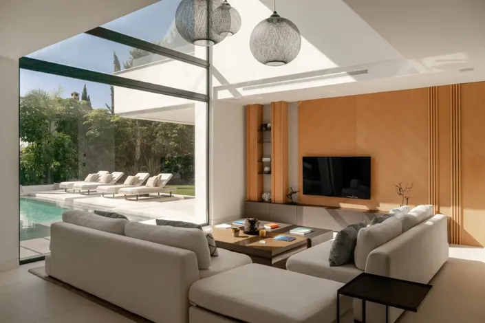 Image No.17-5 Bed Property for sale