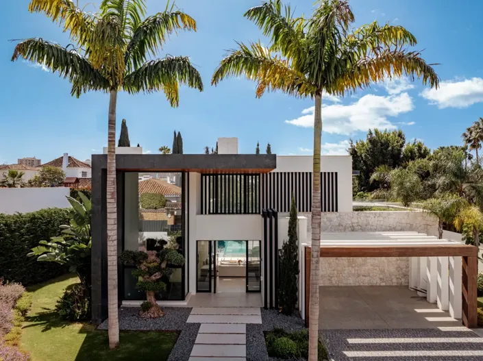 Image No.19-5 Bed Property for sale