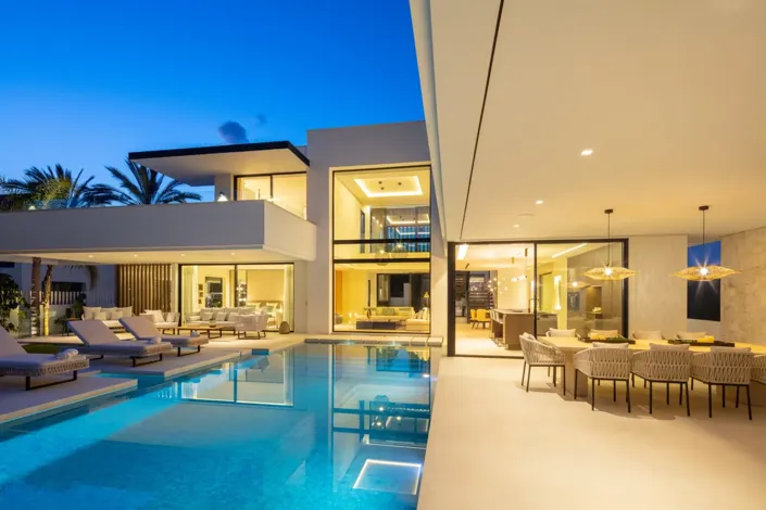 Image No.22-5 Bed Property for sale