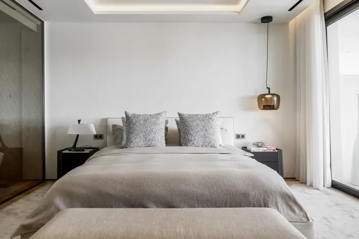 Image No.14-5 Bed Property for sale