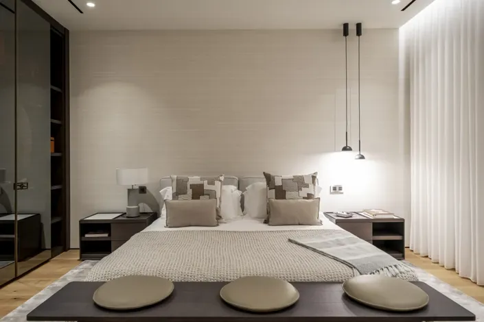 Image No.26-5 Bed Property for sale