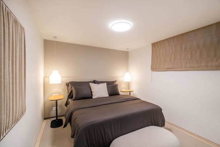 Image No.18-6 Bed Property for sale