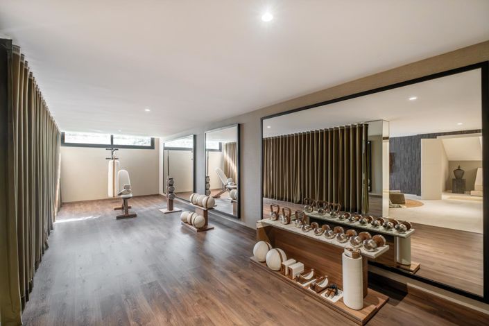 Image No.25-6 Bed Property for sale