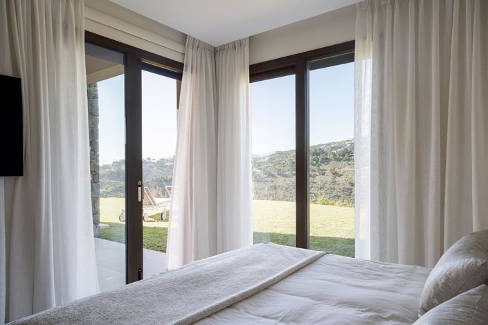 Image No.12-3 Bed Property for sale