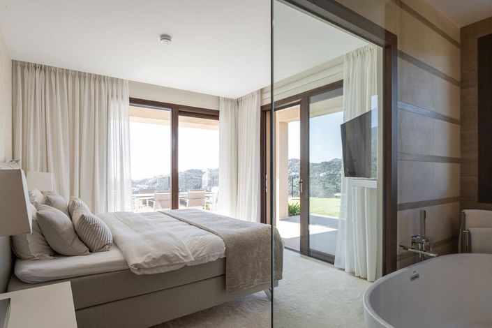 Image No.18-3 Bed Property for sale