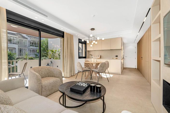 Image No.10-2 Bed Property for sale