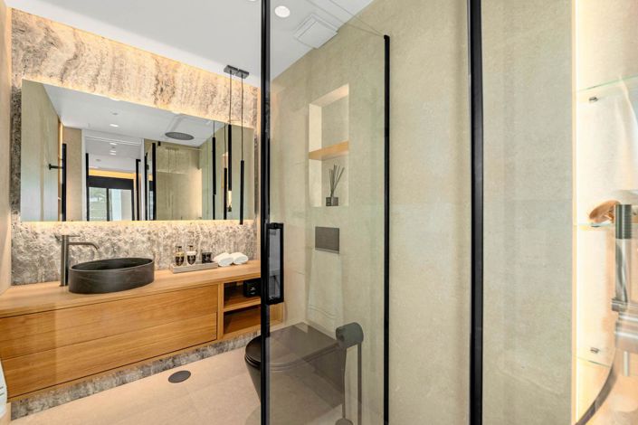 Image No.16-2 Bed Property for sale