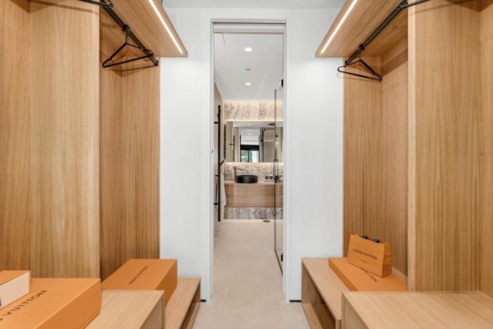 Image No.18-2 Bed Property for sale