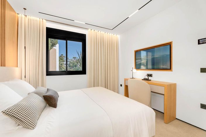 Image No.19-2 Bed Property for sale